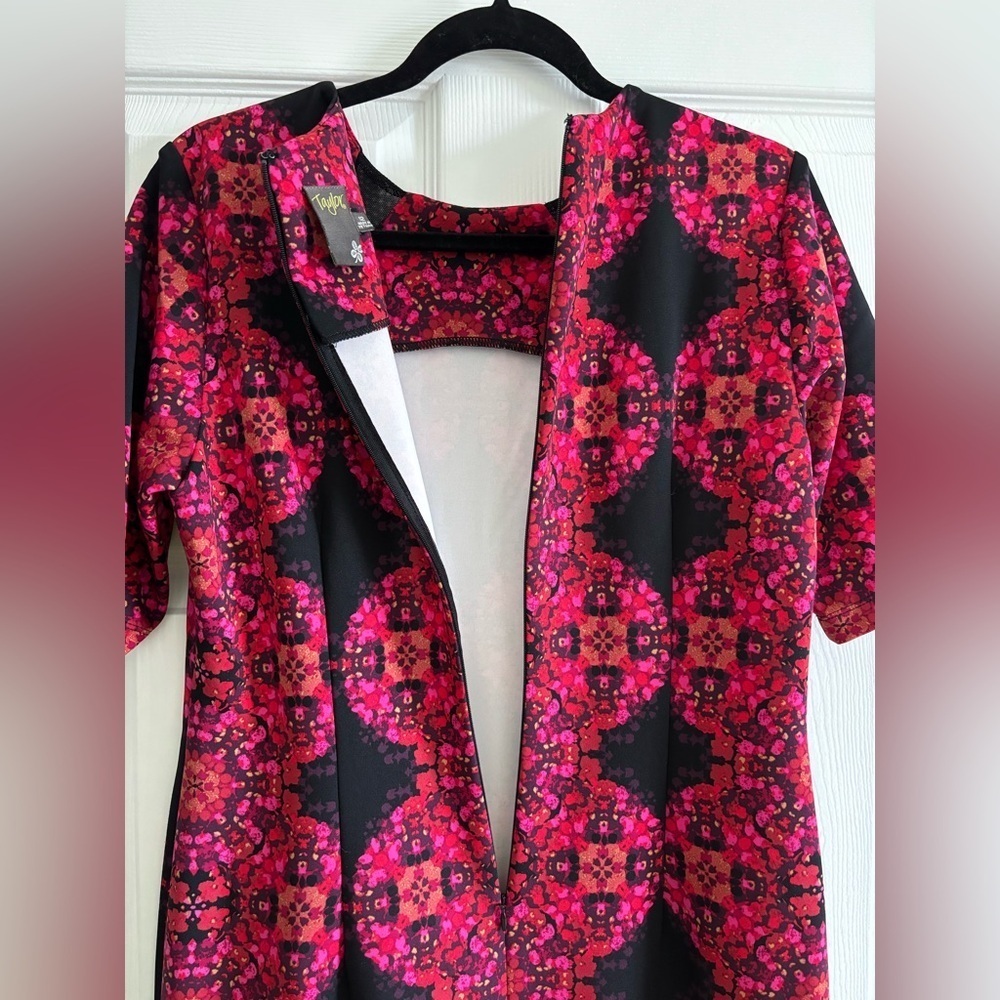 Elegant Pink and Black Patterned Dress - Picture 5 of 5